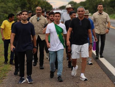 Nikolas Ferreira diz que fará caminhada de 240km entre o interior de Minas e Brasília