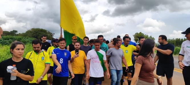 Caminhada liderada por Nikolas Ferreira rumo à Brasilia em prol da liberdade do ex-presidente Jair Bolsonaro