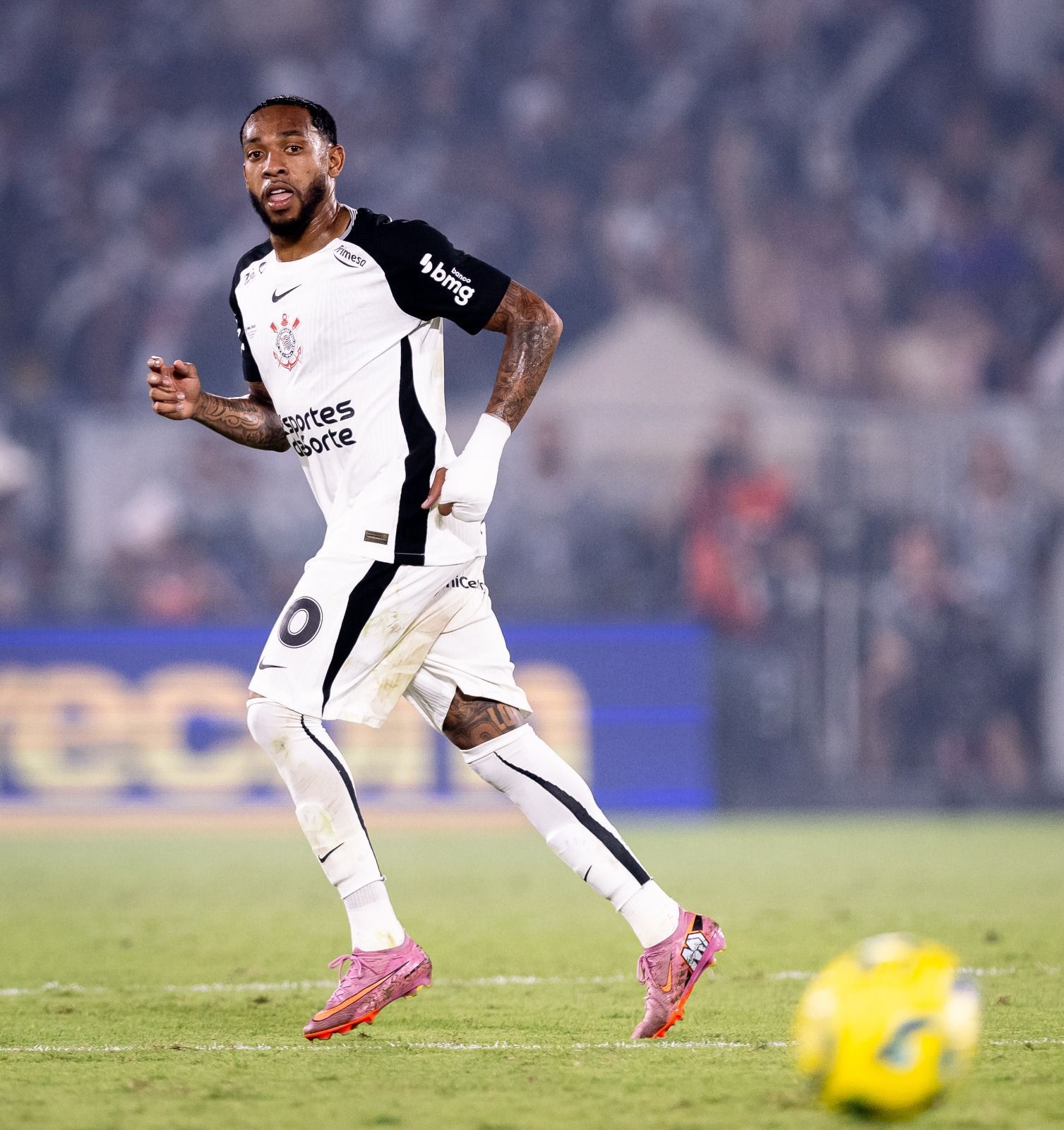 Corinthians recebe sinalização sobre retorno de Martínez; veja expectativa