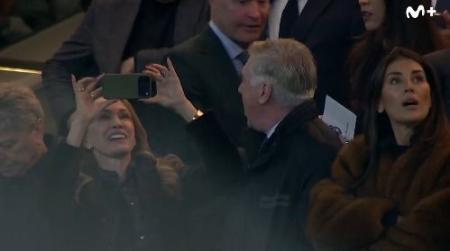Carlo Ancelotti no Santiago Bernabéu, durante jogo do Real Madrid