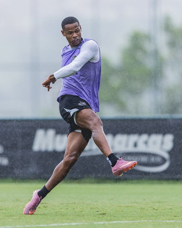 Corinthians de olho: Júnior Santos, do Atlético, manda recado sobre 2026 nas redes