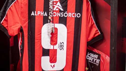 Camisa 9 do Vitória no vestiário do Barradão