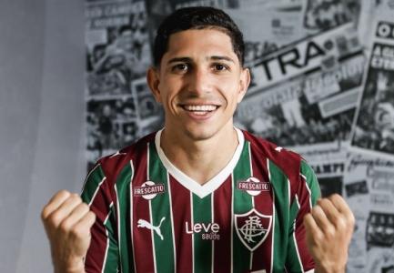 Savarino foi anunciado oficialmente pelo Fluminense