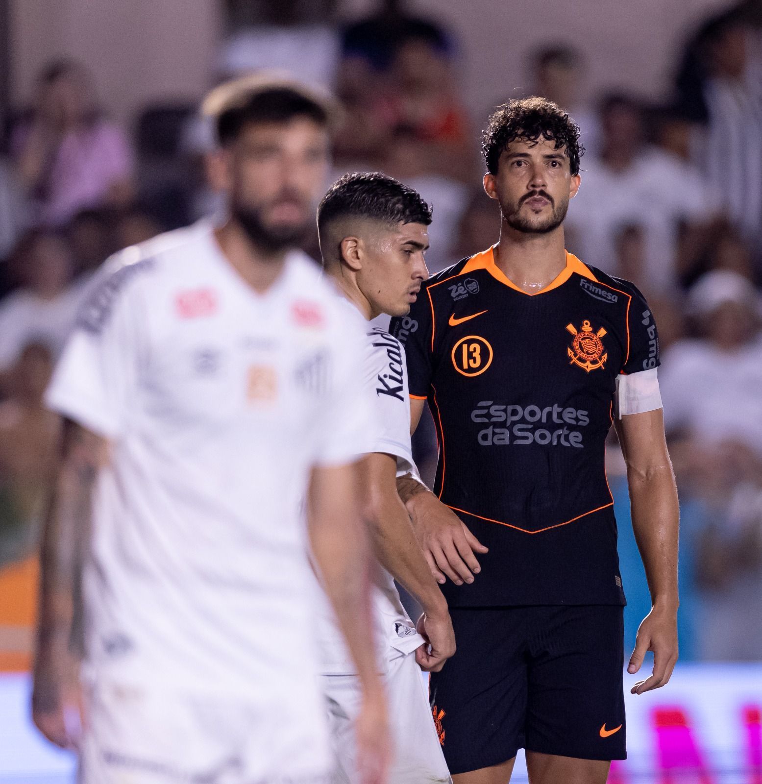 Zagueiro do Corinthians ironiza árbitro após empate com Santos: 'Falta foi minha mesmo'