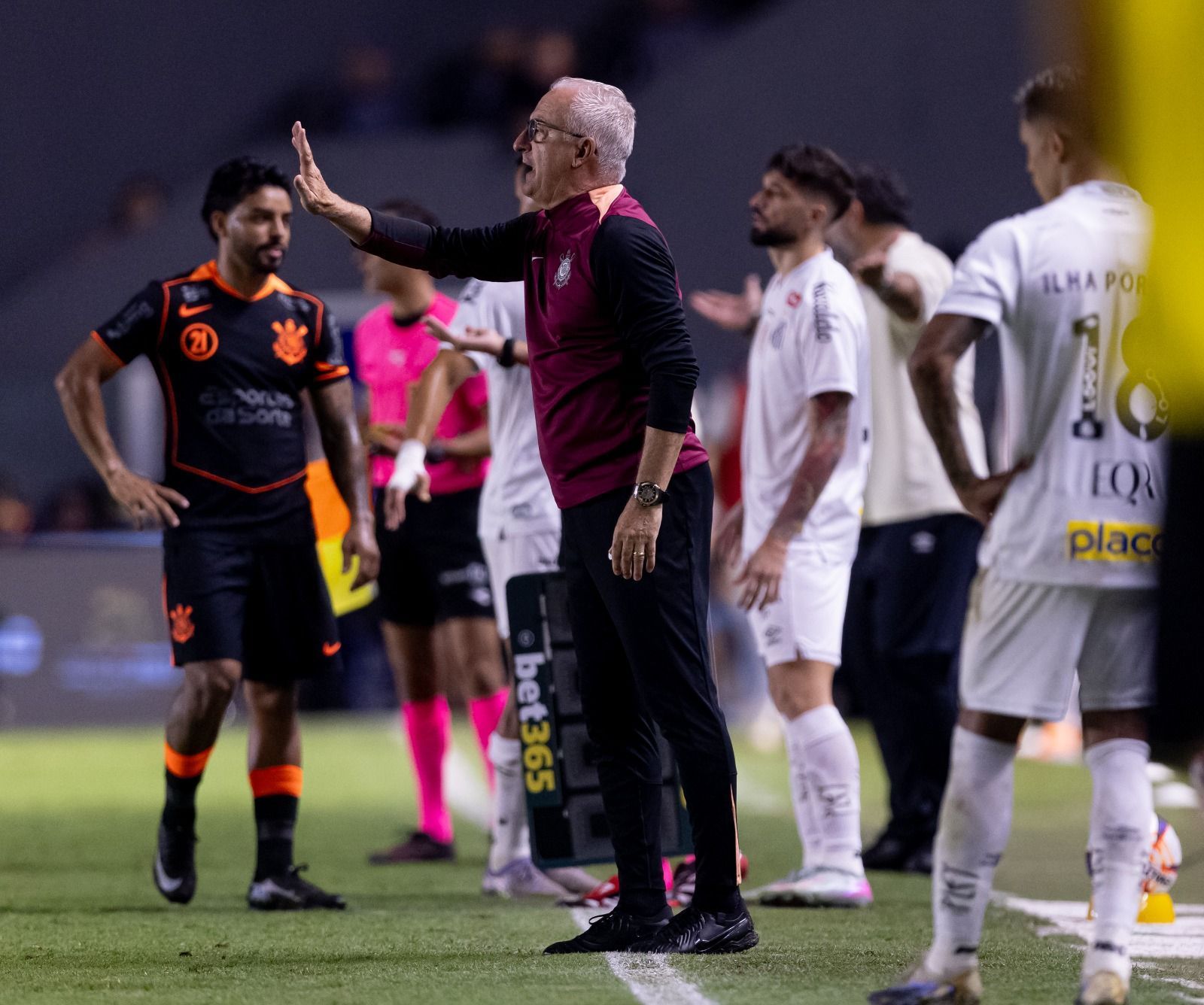 Reforço na área? Dorival fala sobre como Alisson pode ajudar o Corinthians