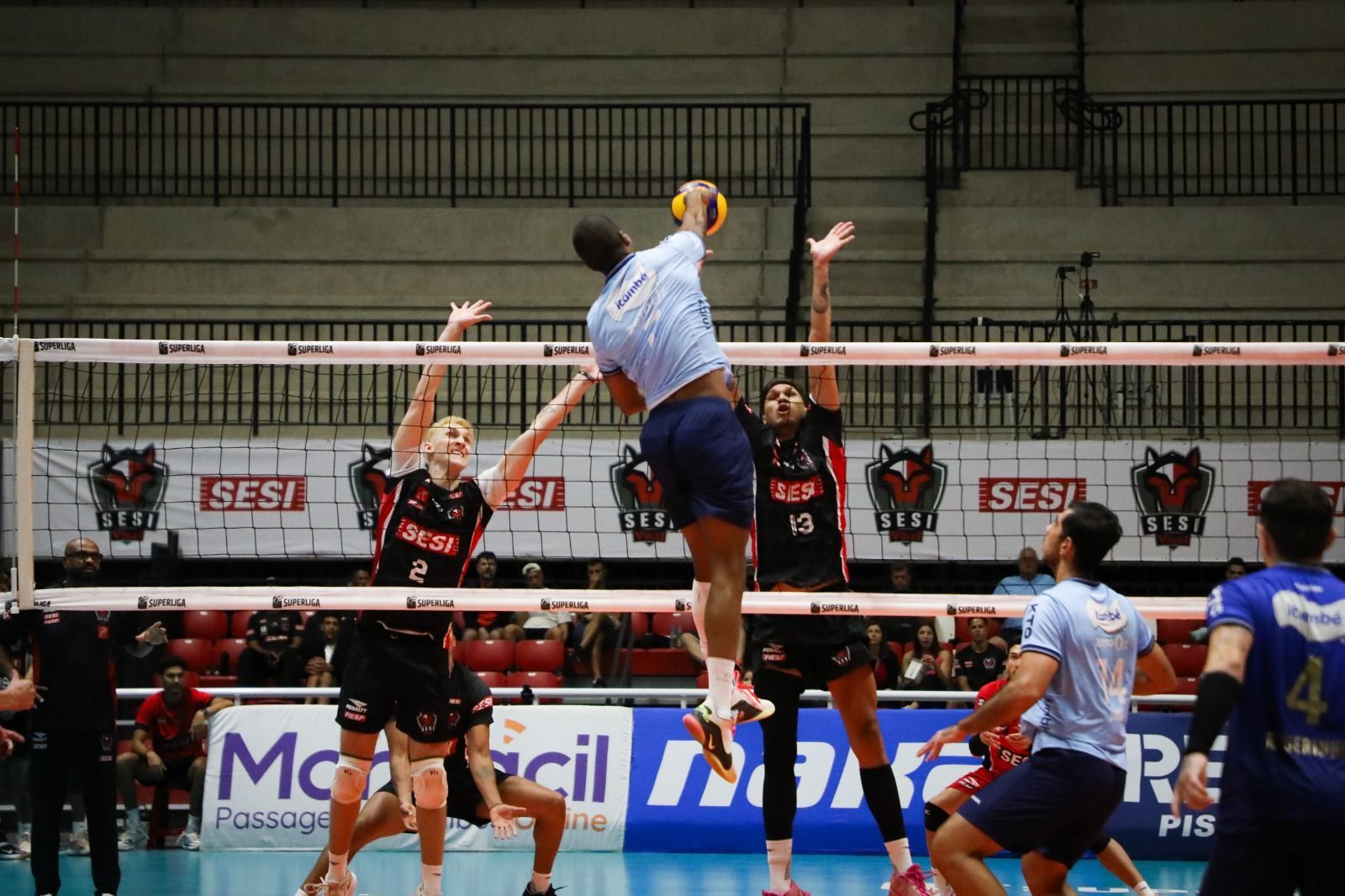 Itambé Minas abre vantagem, mas cede virada para o Sesi Bauru na Superliga Masculina
