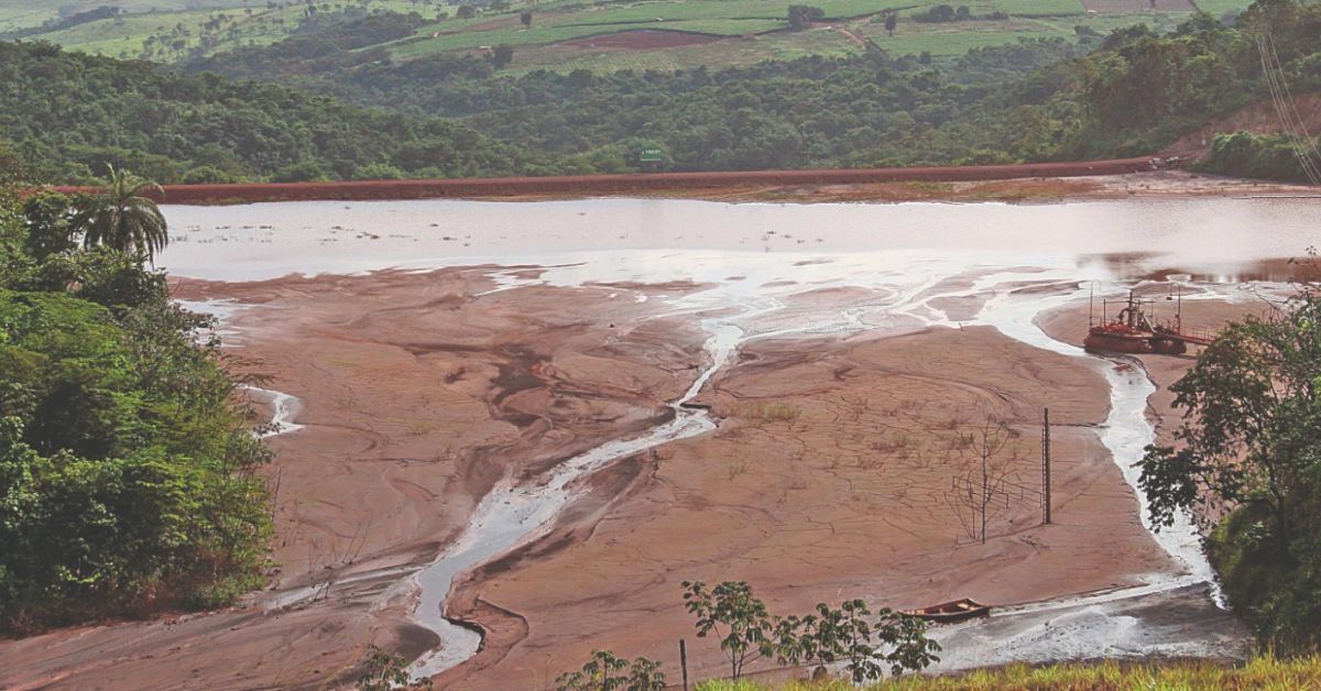 Emicon não cumpre as obrigações legais e barragem em Brumadinho gera preocupação