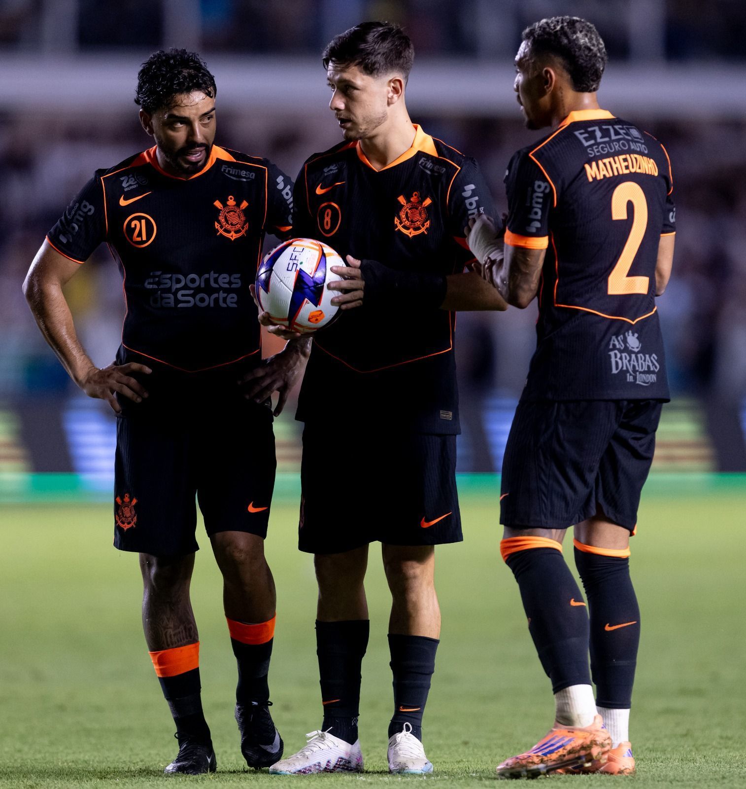 Dorival 'acha' novo esquema, e Corinthians ganha alternativa para temporada