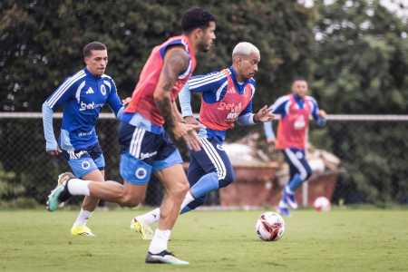 William, Rodriguinho e Matheus Pereira durante treino do Cruzeiro