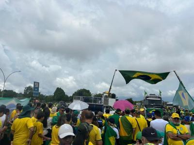 Ato acontece na Praça do Cruzeiro, em Brasília, após uma semana de caminhada entre Paracatu, no Noroeste mineiro, e o Distrito Federal