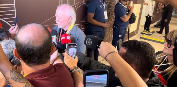 Harry Massis, presidente do São Paulo, na zona mista do Pacaembu