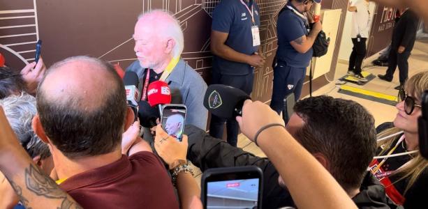 Harry Massis, presidente do São Paulo, na zona mista do Pacaembu