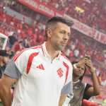 Pezzolano exalta Borré e dá 'receita' para vitória do Inter sobre o Grêmio