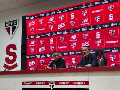Executivo de futebol, Rui Costa apresenta Rafinha como gerente esportivo do São Paulo