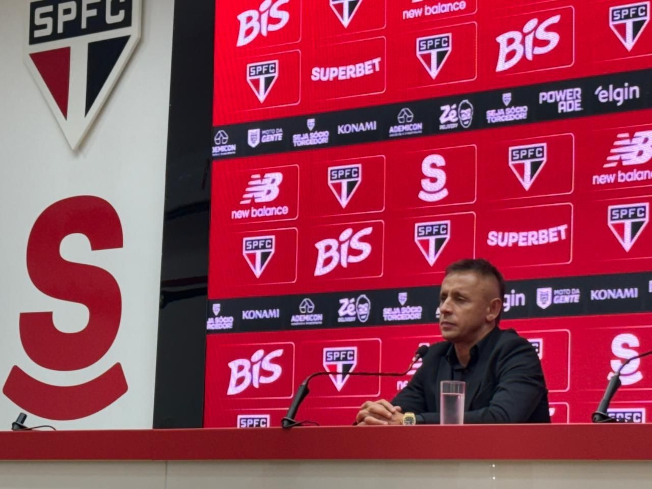 Rafinha é direto sobre discordância com Crespo e explica função no São Paulo
