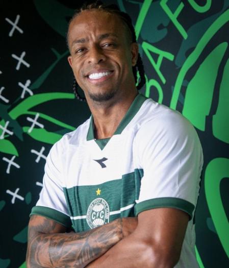 Keno é novo reforço do Coritiba