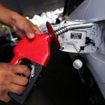 Redução no preço da gasolina pode não chegar aos motoristas