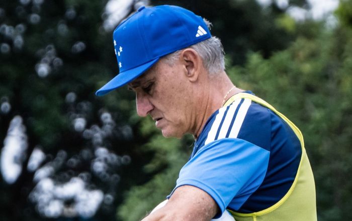 O técnico Tite durante treino do Cruzeiro O técnico Tite durante treino do Cruzeiro