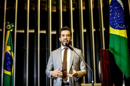 Deputado federal André Janones (Avante) pode trocar de partido e concorrer ao governo de Minas