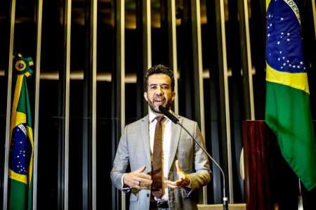 Deputado federal André Janones (Avante) pode trocar de partido e concorrer ao governo de Minas