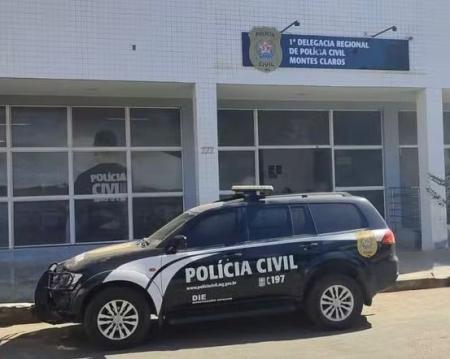 O rapaz procurou a delegacia novamente após ficar vinte dias hospitalizado, ocasião em que relatou os detalhes das agressões.