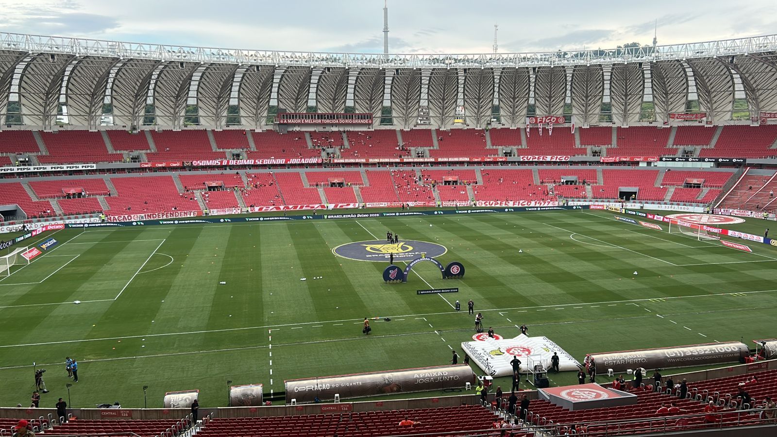 Inter x Athletico-PR: veja as escalações para estreia pelo Campeonato Brasileiro