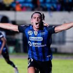 Mais um! Vasco encaminha contratação do atacante argentino para vaga de Vegetti