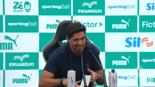 Abel Ferreira, técnico do Palmeiras, em entrevista coletiva na Arena MRV, estádio do Atlético