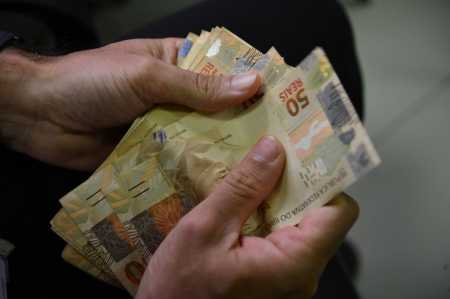 Calendário de pagamento do abono salarial começa em fevereiro
