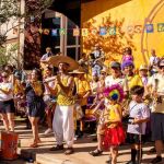 Festival em Nova Lima transforma resíduos em arte e leva blocos inclusivos às ruas