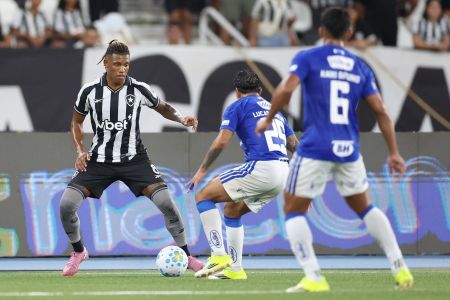 Danilo fez dois gols na goleada do Botafogo sobre o Cruzeiro nesta quinta-feira (29)