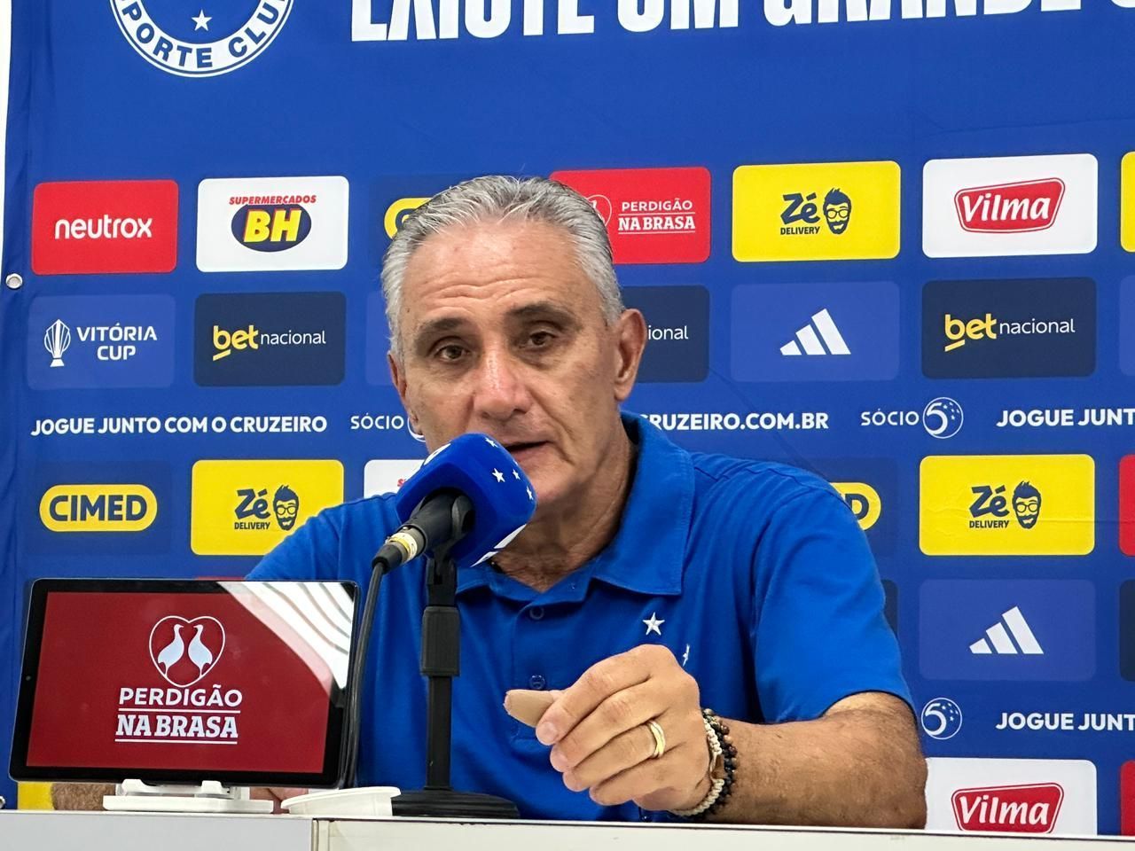 Tite abre o jogo e explica Christian no banco em Botafogo x Cruzeiro