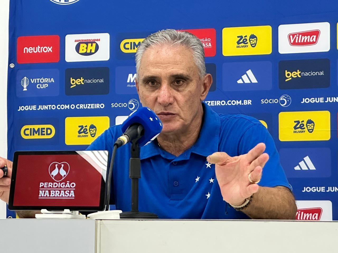 Tite é direto e diz como Cruzeiro deve reagir após goleada do Botafogo
