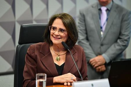 Senadora Damares Alves