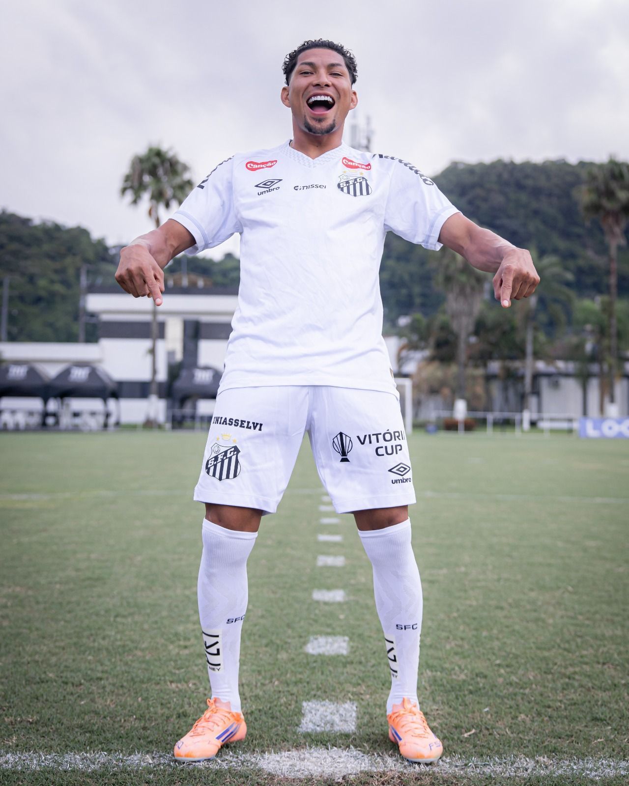 O que disse Rony após deixar o Atlético e assinar com o Santos