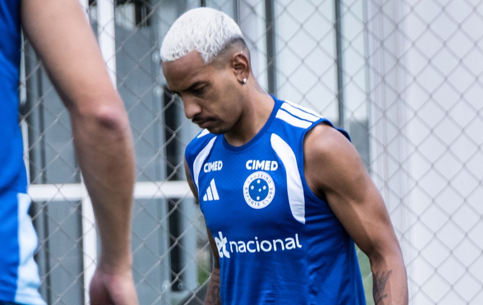 Cruzeiro visita Betim em busca de espantar crise e se reabilitar no Mineiro