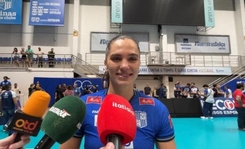 Julia Kudiess, central do Minas