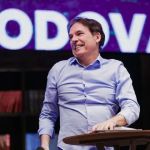 Bispo relata Bolsonaro depressivo, com soluços e tontura após assistência religiosa