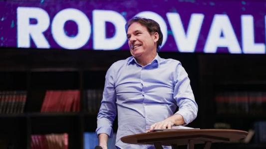 Bispo Robson Rodovalho