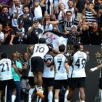 Com um a mais, Corinthians vence Flamengo e é bicampeão da Supercopa do Brasil