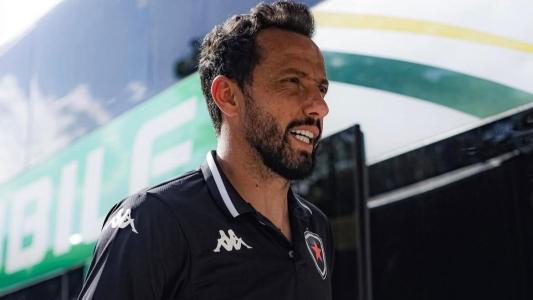 Nenê desembarcando no Amigão para jogo contra o Campinense