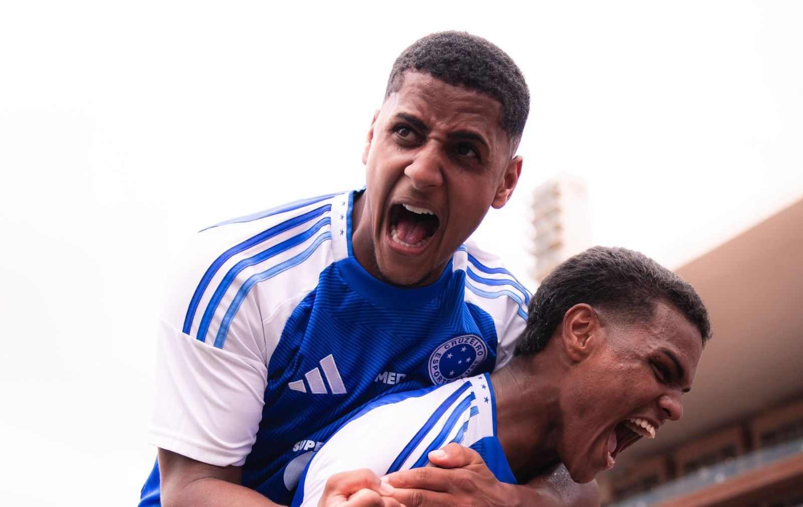 Cruzeiro oficializa saída de atacante para clube europeu; saiba detalhes