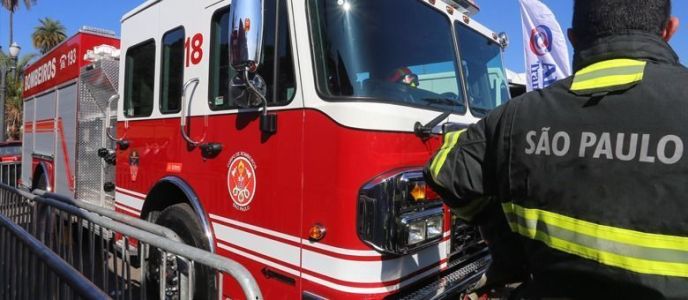 Quatro viaturas dos bombeiros foram mobilizadas na ocorrência