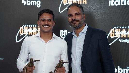 Kaiki Bruno é eleito melhor lateral-esquerdo pelo Troféu Guará