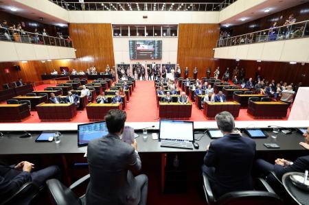 Trabalhos foram retomados nesta segunda-feira (02) na Assembleia Legislativa de Minas Gerais (ALMG), em sessão solene presidida pelo presidente Tadeu Leite (MDB)