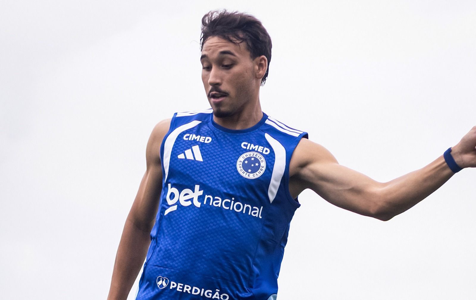 Cruzeiro inicia preparação para duelo com Coritiba; veja panorama