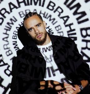 Billal Brahimi, ex-Santos, foi anunciado pelo Estrela Amadora, de Portugal