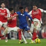 Com 'lei do ex', Arsenal vence Chelsea com Estêvão e avança à final da Copa da Liga