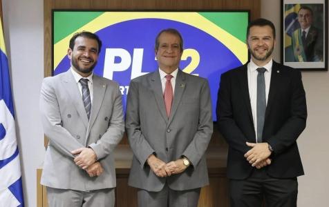 Deputado delegado Marcelo de Freitas (União), presidente do Valdemar da Costa Neto (PL) e ex-deputado Charles Evangelista (PL)