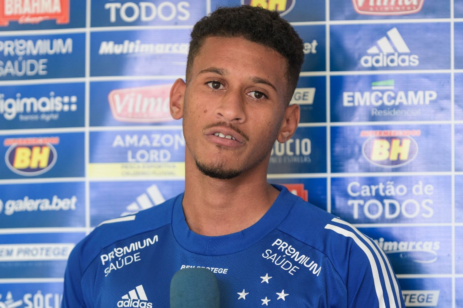 Volante revelado pelo Cruzeiro deixa a Europa e é anunciado por novo clube